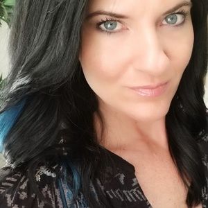 Meet your Posher, Shea